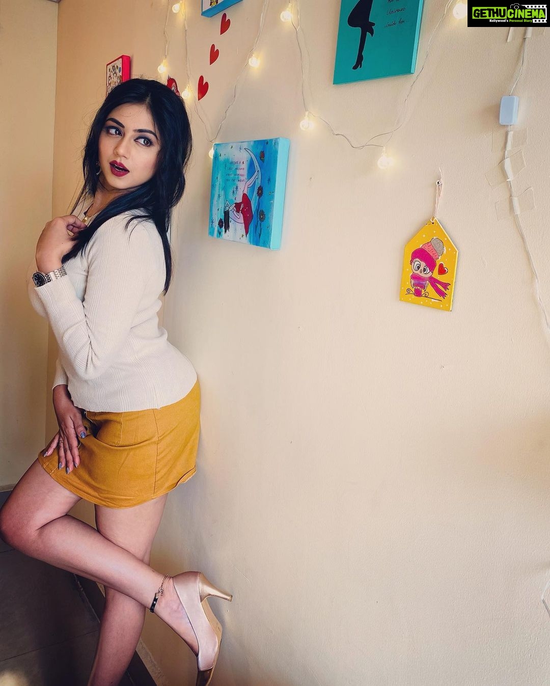 Reema Vohra Instagram - A woman in love with herself is magnetic 🧲 @craft_o_decor love the beautiful personalised frames,artwork and fridge magnets /wall hanging from @craft_o_decor ,10/10 for everything including the creativity. Buy and give your home or office space a beautiful creative makeover from @craft_o_decor ❤️❤️❤️❤️ . . . . . . . . . . . . . . . . . . . . . . . . . . . . . . . . . . . . . . #me #fyp #heels #heelsaddict #heelsmurah #highheels #heelslover #heelsfetish #heelsclass #stilettonails #stilettos #stiletto #stilettoheels #instaheels #heelsoftheday #longlegs #heel #highheel #killerheels #pointedheels #loveheels #highheels #heelslovers #heelstagram #louboutinheels #bosslady #dubai #muscat #oman #keralafeet #anklet . . . . . . . . . . . . . . . . . . . . . . . . . . . . . . . . . . . . . .