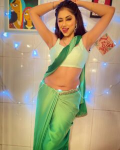 Reema Vohra Instagram - 💚I LOVE MY BODY,I LOVE MY SUPER-HOURGLASS SHAPE AND I LOVE SHOWING IT OFF💚 @rinkuworah @blackpussicats . . . . . . . . . . . . . . . . . . . . . . . . . . . . . . . . . . . . . . #sareedraping #sareequeen #dubaimallu #omanmuscat #tamilponnu #tamilreels #thoppul #thoppulrani #nabhi #deepnavel #tonguefetish #bellybutton #sareenavel #hotnavel #sexynavel #actressnavel #navelkiss #navelhole #navelplay #navellover #sareenavelshow #armpits #armpits #navelshow #mallugram #navelpress #tamilactress #tamannanavel #lipbite #kuwaitinstgram #armpitsislove . . . . . . . . . . . . . . . . . . . . . . . . . . . . . . . . . . . . . .
