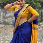 Reshma Pasupuleti Instagram – Veyyil thangaley aanalum pic edukanum 😃 

Saree @onlinegits