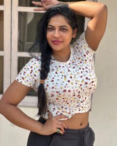 Reshma Pasupuleti Instagram - The only people who deserve to be in your life are those who treat you with love, kindness & total respect ✌️