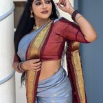 Reshma Pasupuleti Instagram – You become unstoppable when you work on things people cant take away from you. Things like your mindset, Character, personality, transparency, your entire being ✌️

@dharaniofficialpage saree & blouse 
Jewelry @jewelhub_chennai