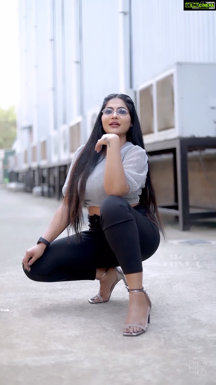 Reshma Pasupuleti Instagram - She decides her Vibe ✨ Makeover :@makeoverbymiga Photography @rx_naren_bees Videography @thephotohub.in Hairstylist @nishok_hairstylist instagood #instadaily #explorepage #viralvideos #instagram #igaddict #instafamous #reelvideo #reelsvideo#newreel #reelsinsta #videooftheday #love #viral #trending #foryou #reels #reelsinstagram #reelitfeelit #ponniyinselvan #leo #bhakiyalakshmiserial #vijaytv #tamilsongs #firstreel #newsfeed #bestreels #reelsindia #trendingreels #igreels EVP Film City