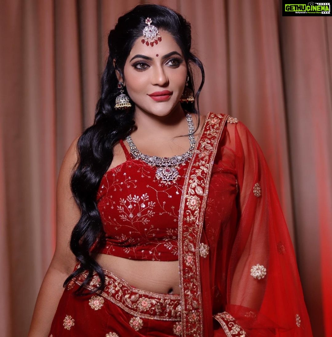 Reshma Pasupuleti Instagram - Celebrate yourself baby girl, no one knows what it takes to be you #womansday MUA : @glossylook_makeup_madurai Jewels: @vinodevbridaljewellery Clicks : @n2_photography_ Videos: @happymomentz_madurai Edits :@rrstudios_wedding_photography Costume : @sanas_bridalboutique Managed by : @cinematic_luv