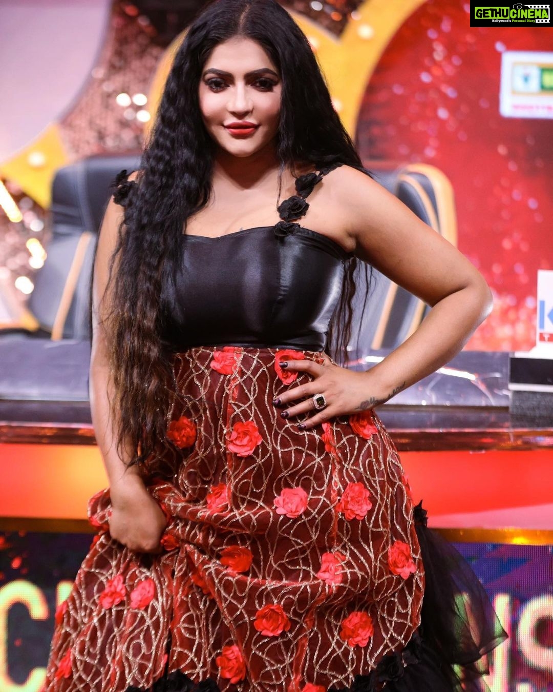 Reshma Pasupuleti Instagram - Next episode of #kpychampions4 is gonna be kinda scary, brace yourself 🕊️🔥❤️ @shrutika_arjun Designer @dharaniofficialpage Photographer @adem_vimalraj @vijaytelevision