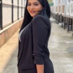 Reshma Pasupuleti Instagram – Obsessed with sunrise, sunset, flowers, the moon & you 🤍🖤 #kpychampions4 @vijaytelevision
MUA & HAIR @makeover_by_miga
@nishok_hairstylist 
@makeup_arttreat