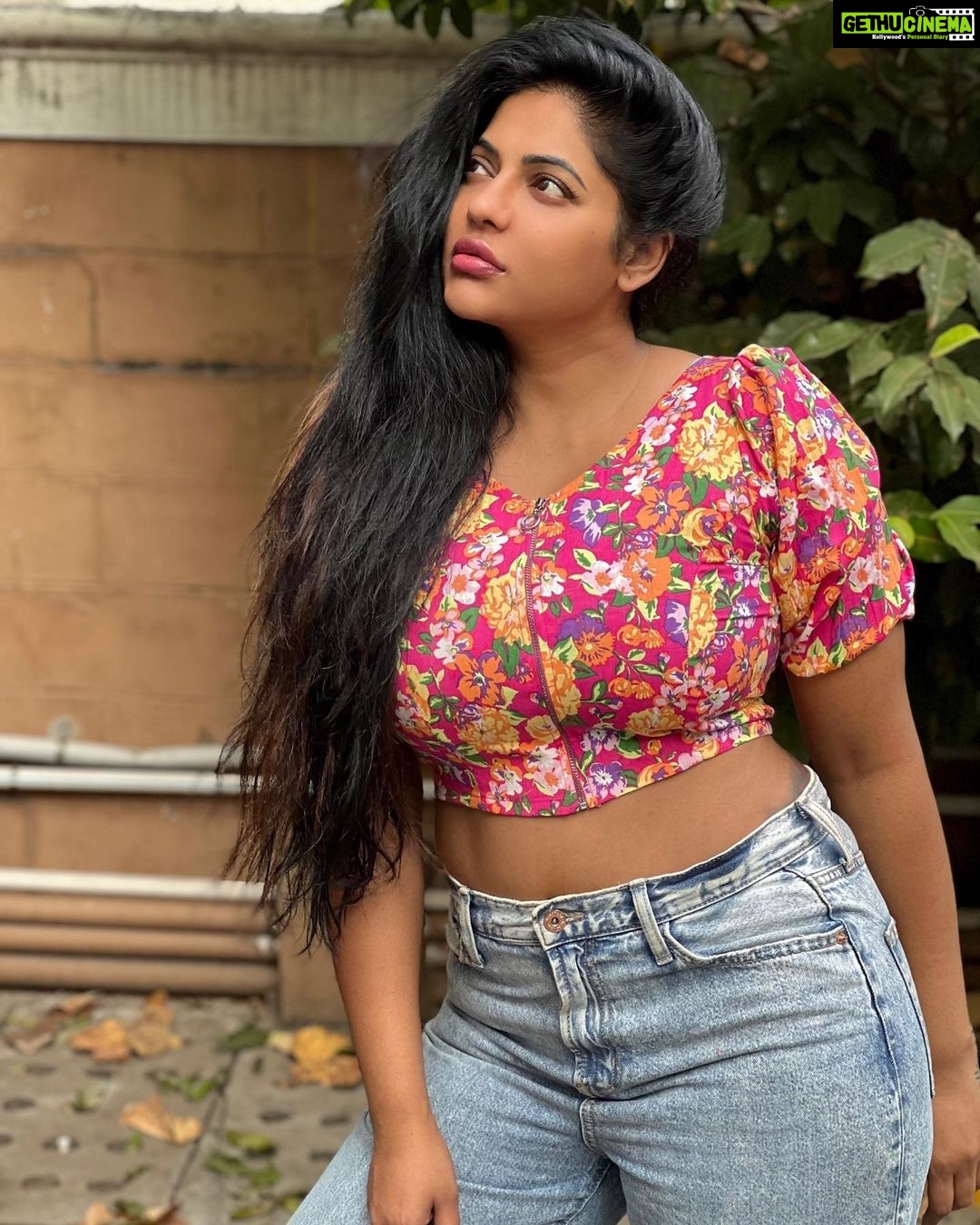 Reshma Pasupuleti Instagram - There’s no one to impress. Improve for you. Live well for you 💖
