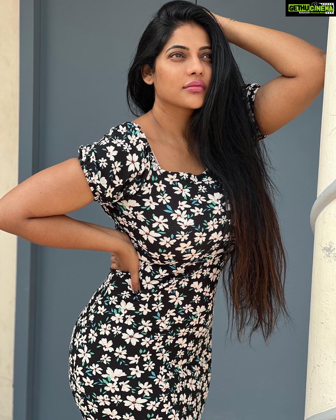 Reshma Pasupuleti Instagram - As an ambitious woman you have two options, A SUPPORTIVE PARTNER OR NO PARTNER AT ALL 🥰