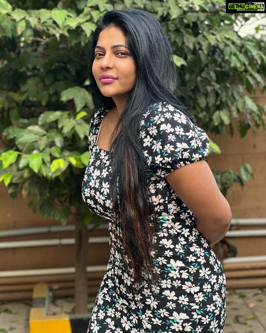 Reshma Pasupuleti Instagram - As an ambitious woman you have two options, A SUPPORTIVE PARTNER OR NO PARTNER AT ALL 🥰