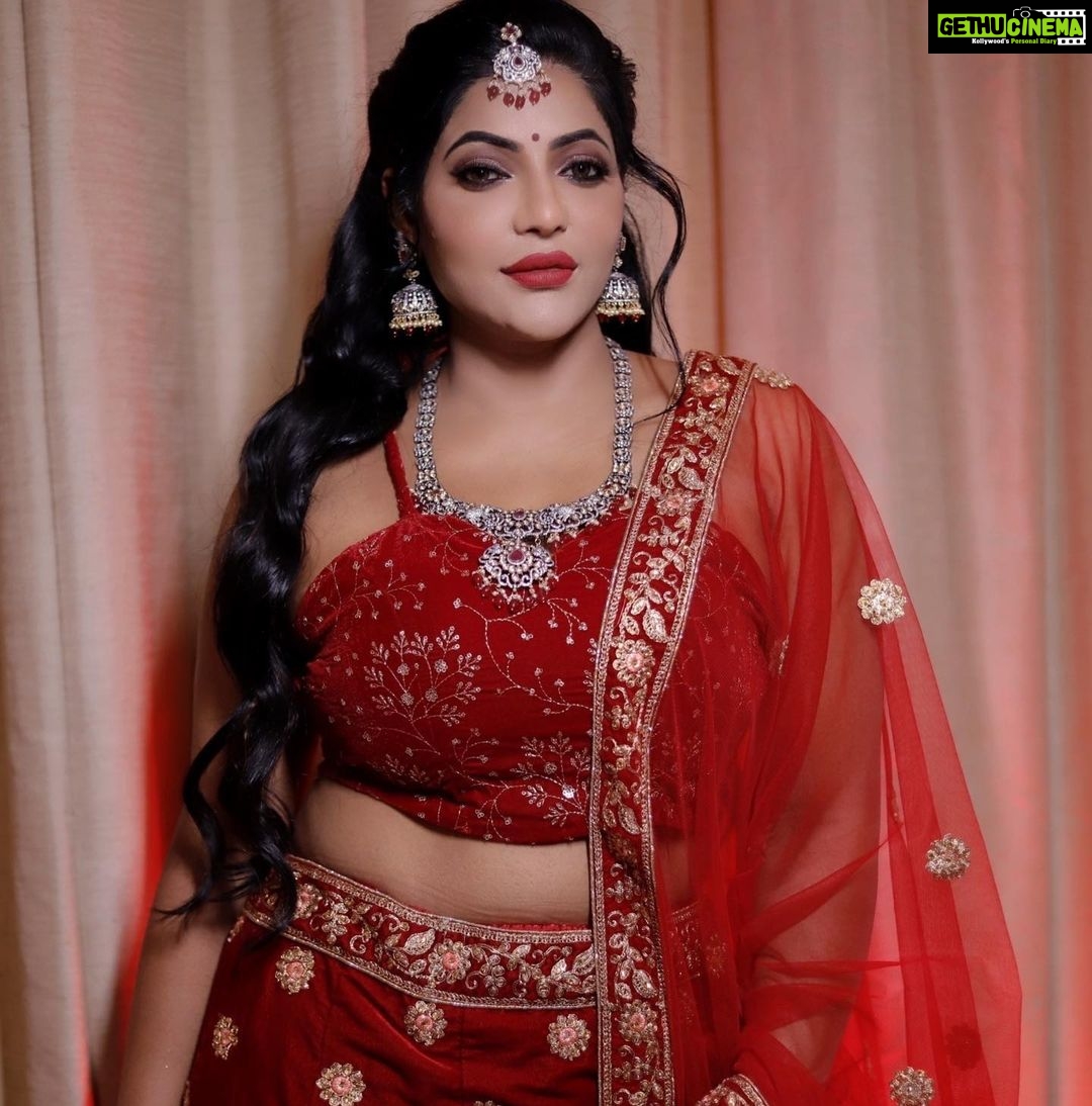 Reshma Pasupuleti Instagram - Celebrate yourself baby girl, no one knows what it takes to be you #womansday MUA : @glossylook_makeup_madurai Jewels: @vinodevbridaljewellery Clicks : @n2_photography_ Videos: @happymomentz_madurai Edits :@rrstudios_wedding_photography Costume : @sanas_bridalboutique Managed by : @cinematic_luv
