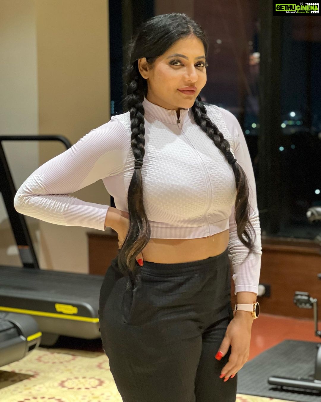 Reshma Pasupuleti Instagram - A man who threatens to leave you every two days. Never had you in his long time plans stay woke ladies #moveone