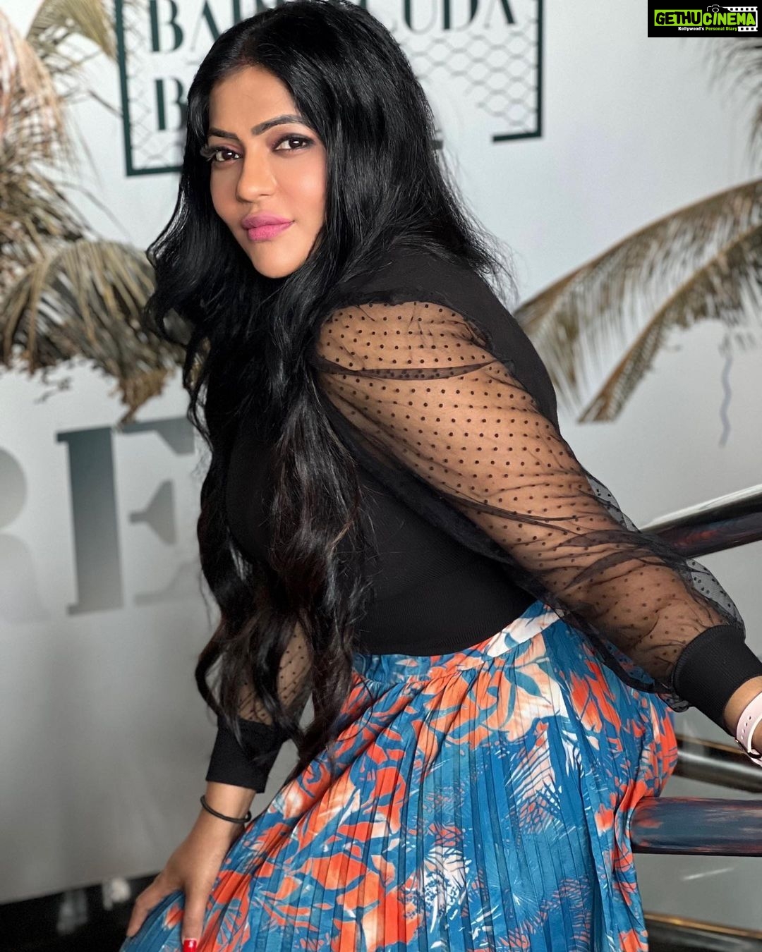 Reshma Pasupuleti Instagram - It’s woman’s day, celebrate yourself. 💐