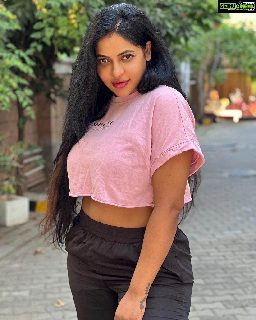 Reshma Pasupuleti Instagram - Life is messy & unpredictable, But thatโs okay๐ fix what you can, adapt to what you cannot & keep doing your best ๐ Back from #veerapanditheni #chennai ๐