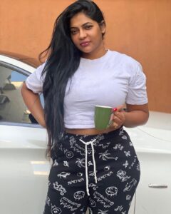 Reshma Pasupuleti Instagram - New month 
New energy 
New possibilities 
New opportunities 
New growth 
Happy Thursday 🖤🤍
