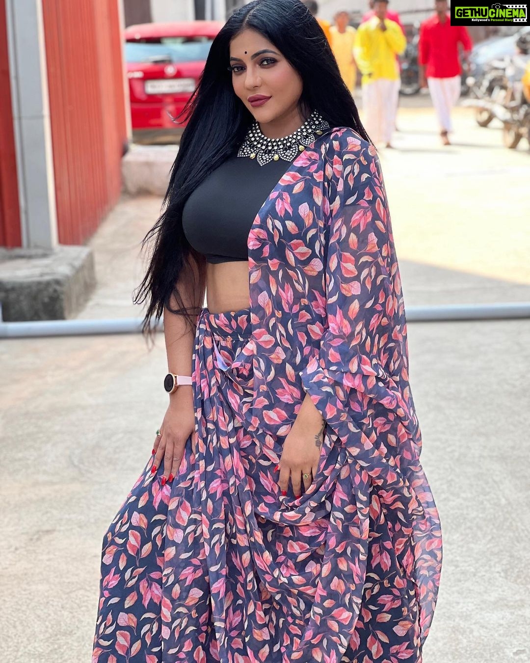 Reshma Pasupuleti Instagram - Iif you are extraordinary, they want ordinary. Just them well π they donβt want someone well known, wanted an unknown. Wish them well π what values you will find you π #kpychampions