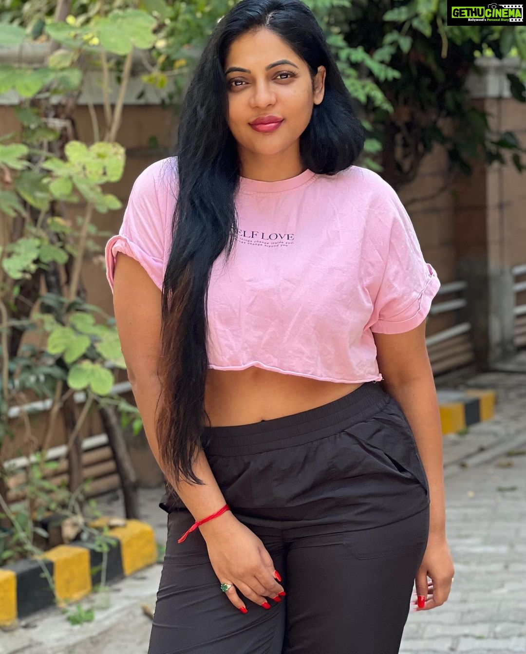 Reshma Pasupuleti Instagram - Life is messy & unpredictable, But thatโs okay๐ fix what you can, adapt to what you cannot & keep doing your best ๐ Back from #veerapanditheni #chennai ๐