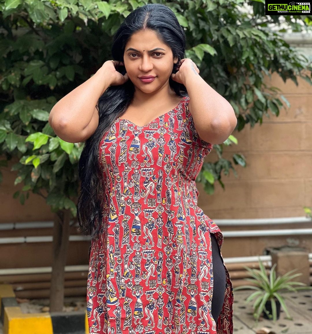 Reshma Pasupuleti - 50.7K Likes - What a beautiful day to reconnect to the habits that bring you peace 🙌🏽