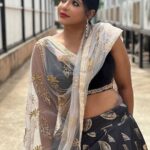 Reshma Pasupuleti Instagram – Happiness is the new rich. Inner peace is the new success. Health is the new wealth. Kindness is the new cool 😎 #kpychampions4
@vijaytelevision @rasidhadesigner. #hair @rowdy_divya_
