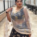 Reshma Pasupuleti Instagram – Happiness is the new rich. Inner peace is the new success. Health is the new wealth. Kindness is the new cool 😎 #kpychampions4
@vijaytelevision @rasidhadesigner. #hair @rowdy_divya_