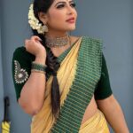 Reshma Pasupuleti Instagram – The energy for May is…. Only doing what feels genuinely right in your intuition & letting everything else go 🙏🏽

Saree by @dharaniofficialpage 
Jewelry @jewelhub_chennai
