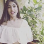 Rhea Chakraborty Instagram - Smells like Autumn!!! @myYardley’s Daily Wear Perfume is all you’ll need to keep you Summery fresh. #YardleyOfLondon #AutumnBloom #Yardley #PerfumedCologneSprays #Scent #DailyWearPerfumes DIRECTED by - @awkwardbong