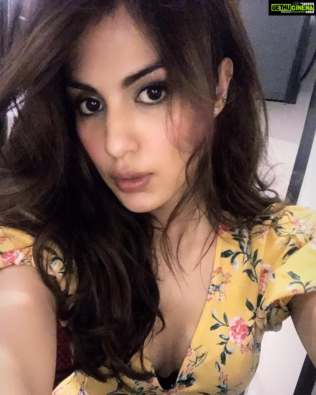 Rhea Chakraborty Instagram - Posing since '92 ! #rheality