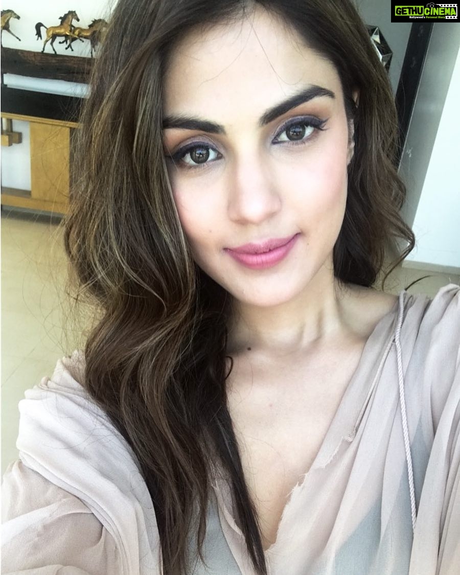 Rhea Chakraborty Instagram - Happiness is a warm gun #rheality