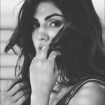 Rhea Chakraborty Instagram - Just seek and you will find - Rumi #rheality @gauravsawn @theanisha @amitthakur_hair @shaanmu