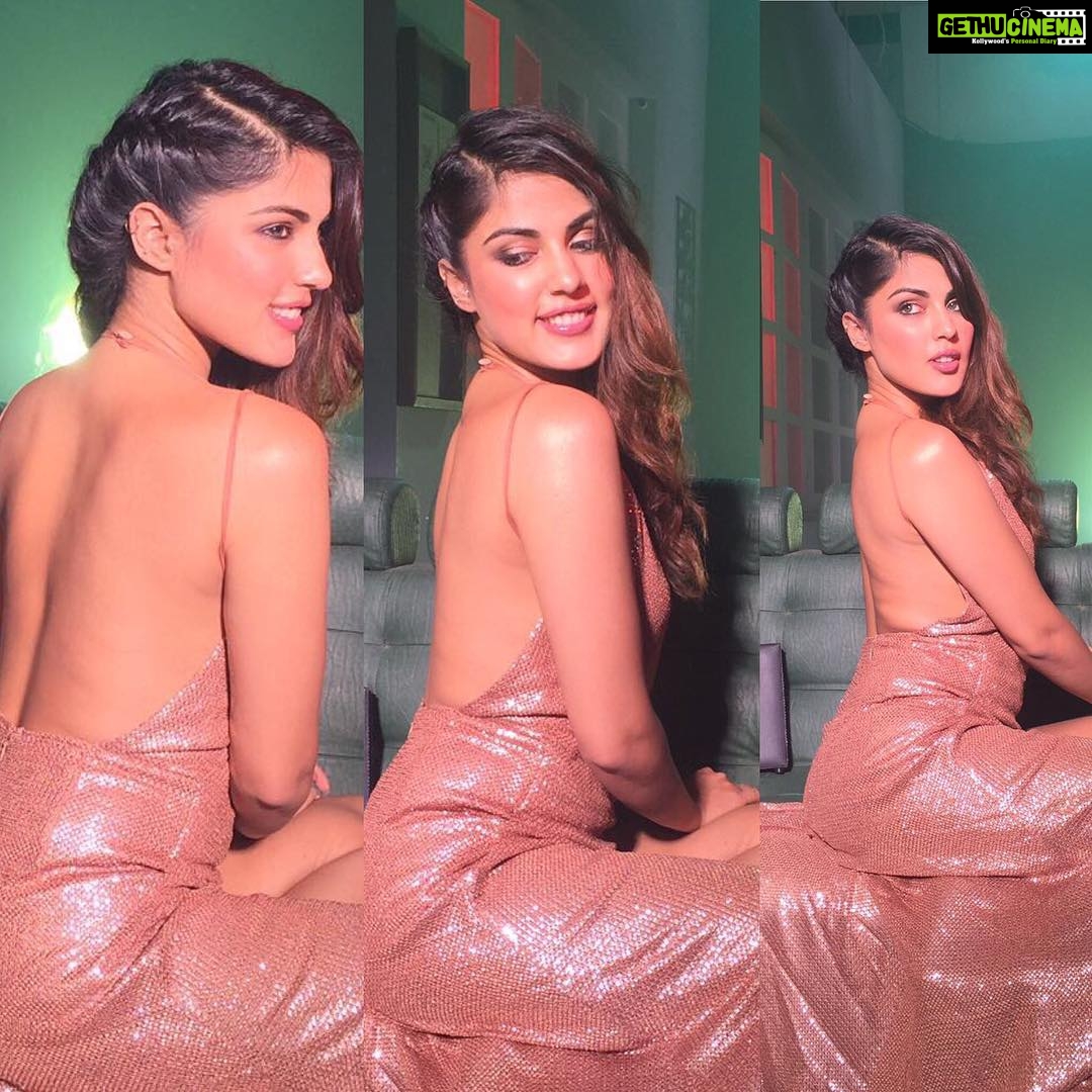Rhea Chakraborty Instagram - Something's cooking ! Watch this space for more ! Hair and makeup by @tejus01 outfit - @demebygabriella #rheality