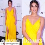 Rhea Chakraborty Instagram - #voguebeautyawards #Repost @demebygabriella with @repostapp ・・・ ☀️the always beautiful @rhea_chakraborty at the @vogueindia beauty awards #demetakeover #demelove