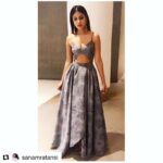 Rhea Chakraborty Instagram - #Repost @sanamratansi with @repostapp ・・・ @rhea_chakraborty in @nishkalullalabel Earrings @mahesh_notandass #jiofilmfareawards #redcarpet Assisted by @tulsisoni @anushka_09 #stylecell #sanamratansiforstylecell