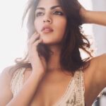 Rhea Chakraborty Instagram – P.S – Don’t forget to dream !  Shot by this super talented boy -@awkwardbong #lessismore #rheality 💕