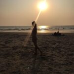 Rhea Chakraborty Instagram - Sun is shining, the weather is sweet! #goa #missingyou #2017 #rheality photo credit - @pixielammy
