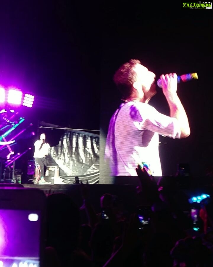 Rhea Chakraborty Instagram - About last night #Coldplay #madeinamericafestival Memory for life ! #philadelphia @anaayaudhas