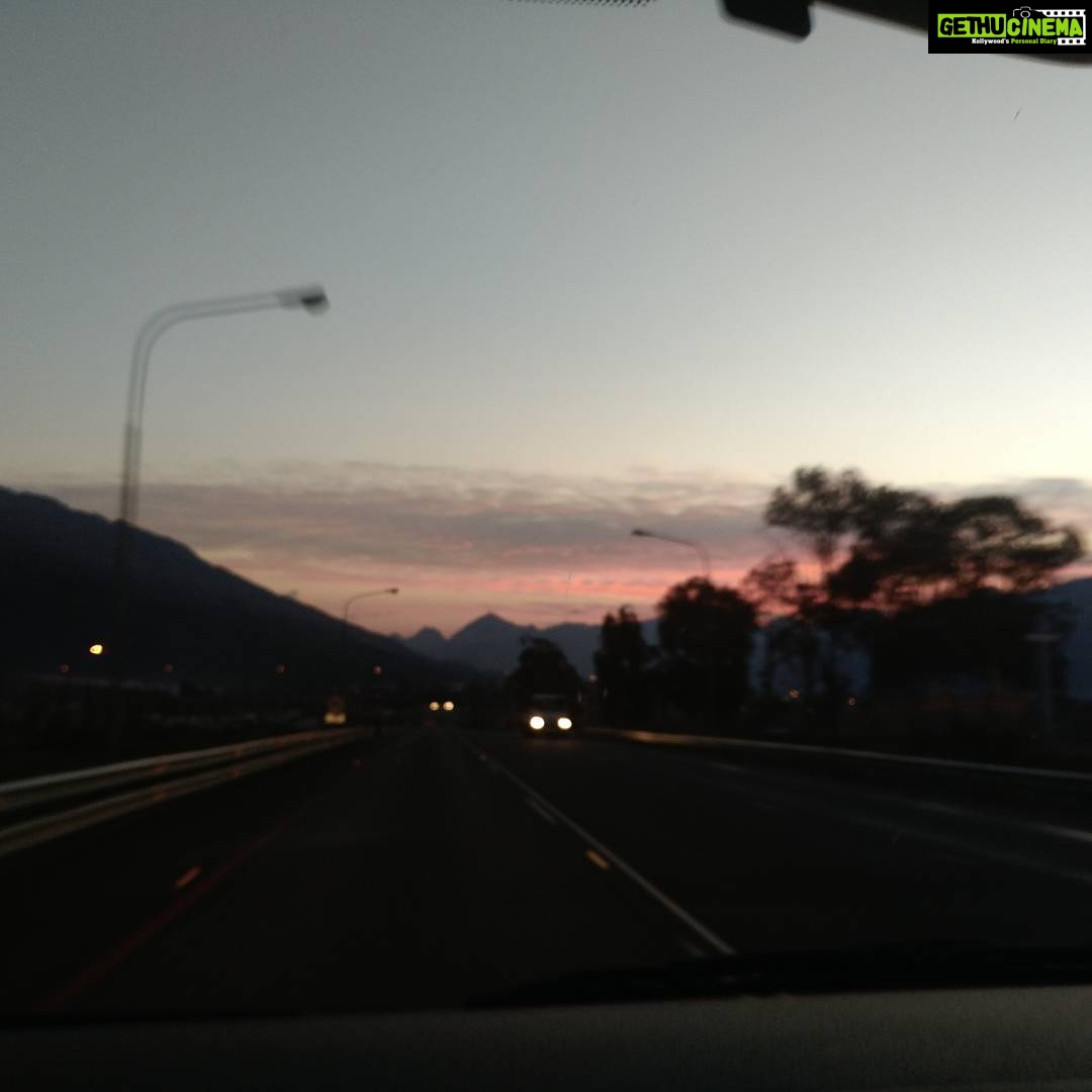 Rhea Chakraborty Instagram - Pink is my favourite crayon ! #capetown #lastday #driveback #rheality