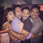 Rhea Chakraborty Instagram - Birthday #manwich @harpreetbaweja @rannvijaysingha #yudi happy happy to me