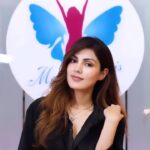 Rhea Chakraborty Instagram - 🦋 Sharing one of my best tricks for healthy and glowing skin - @clinicmetamorphosis 🦋 Thankyou for looking after my skin and making me glow. Try it out and thank me later 😉 Highly recommend 🦋 Outfit : @appapop #rhenew