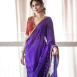 Rhea Chakraborty Instagram - Saari shakti ⚡️ #rhenew Saree @medha.in Jewellery @sachdeva.ritika Styling @shreejarajgopal @drapingdreams.inc 📸 - @sonalmanohare @kyrofilm
