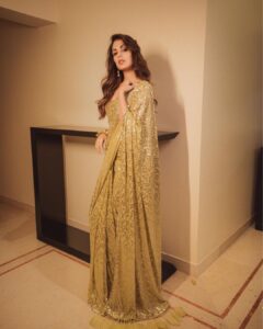 Rhea Chakraborty Instagram - Don’t burst firecrackers, be a ✨🔥 #rhenew Styling : @theanisha Saree : @manishmalhotraworld Jewellery : @razwada.jewels Makeup : @aafreenmakeupandhair Hair : @shefali_hairstylist.81 📸 : @prathameshbhosale09