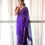 Rhea Chakraborty Instagram - Saari shakti ⚡️ #rhenew Saree @medha.in Jewellery @sachdeva.ritika Styling @shreejarajgopal @drapingdreams.inc 📸 - @sonalmanohare @kyrofilm