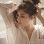 Rhea Chakraborty Instagram – The magic lies within ✨✨

#rhenew 

📸- fav @dieppj ✨