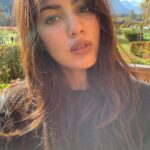 Rhea Chakraborty Instagram – Here’s a photo of me in the sun, getting all that warm, positive energy I need to be my best self. Please try this at home 😉 
#rhenew