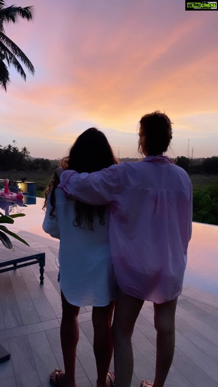 Rhea Chakraborty Instagram - Gratitude 🙏 2022 #rhenew
