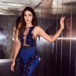Rhea Chakraborty Instagram - NO PHOTOS PLEASE !!! #newnormal #rhenew SQUAD Styling : @khyatibusa Makeup : @makeupbyrishabk @tapnrise Hair : @shefali_hairstylist.81 Outfit : @gavinmiguelofficial 📸 : @dieppj @theretoucherbook
