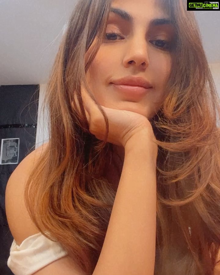 Rhea Chakraborty Instagram - On popular demand . #brb #rhenewing