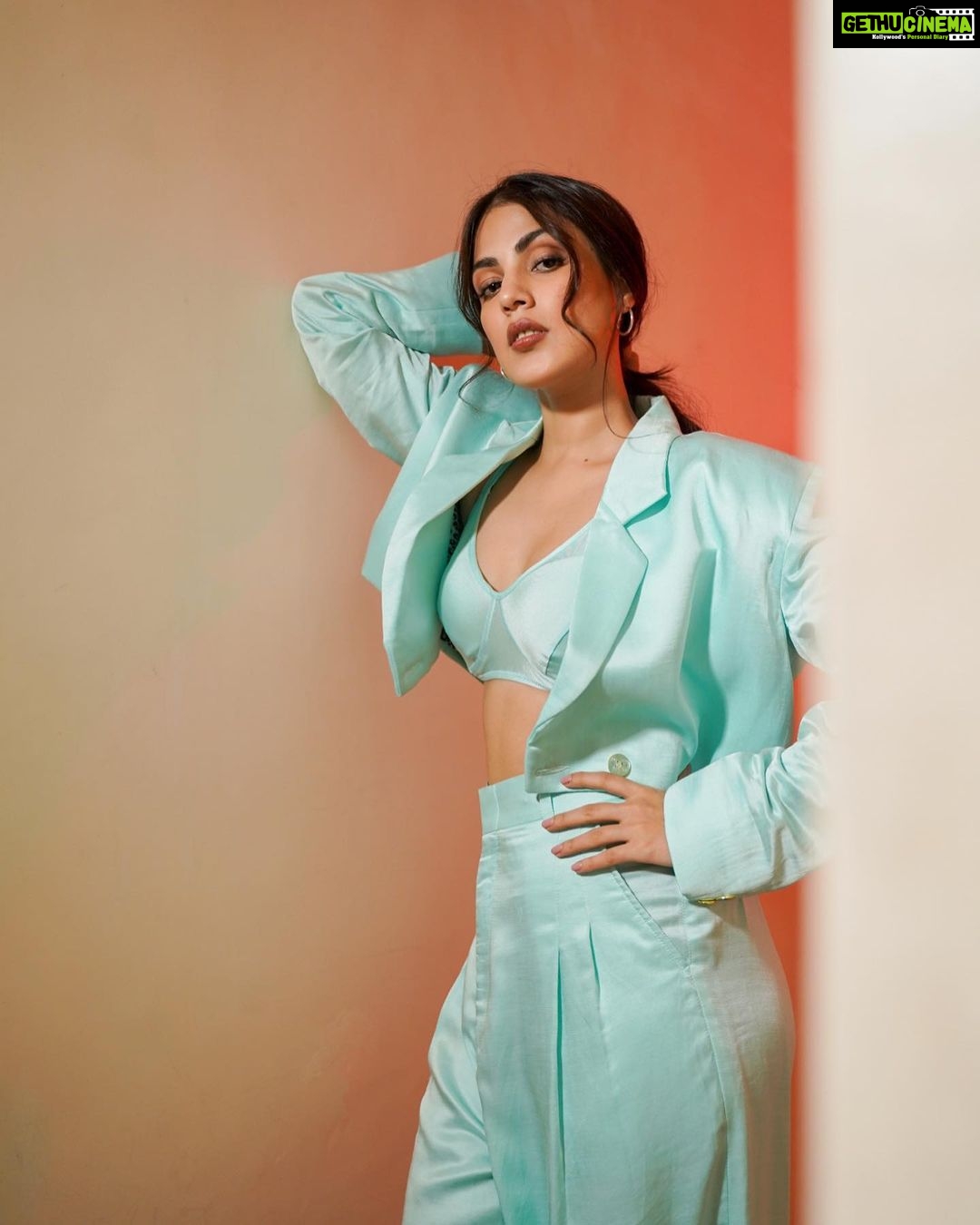 Rhea Chakraborty Instagram - “And then one day, she weathered the storm, It’s always darkest before the dawn“ #rise #rhenew ✨ Thankyou to my lovely team : Styled by - @janviturakhia ✨ Makeup - @miimoglam ✨ Hair - @ririhairwork ✨ Outfit - @shopmonokrom ✨ Shot by - @dieppj ✨