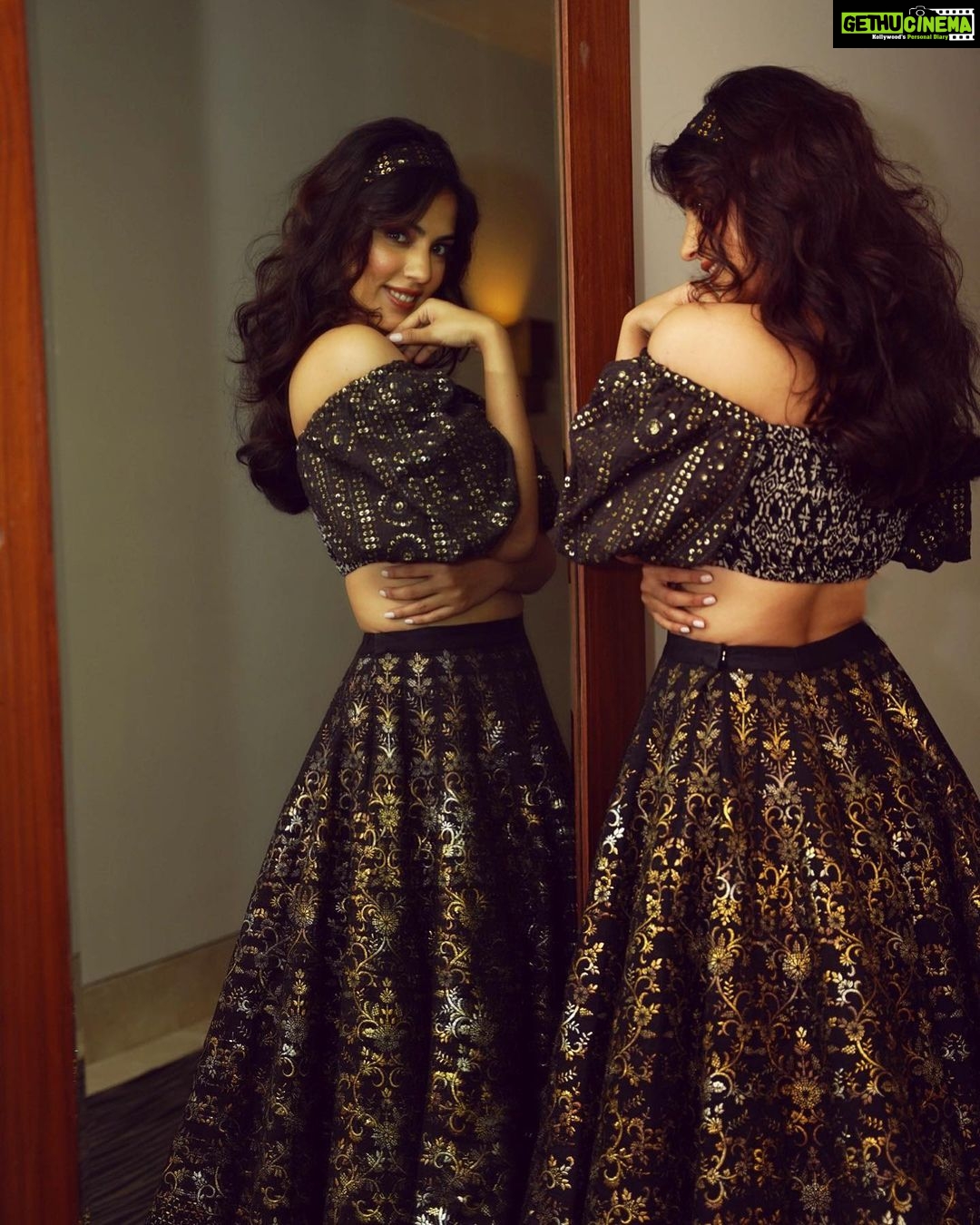 Rhea Chakraborty Instagram - To new beginnings.. #rhenew RHEA X BREATHE Thankyou @vikramphadnis for making me a part of your beautiful collection #breathe . And for bringing me back to the ramp after so long π€! #gratitude #newbeginnings #timesfashionweek Thankyou @florianhurel for my hair and makeup π€ πΈ : @kyrofilm