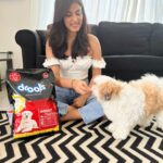 Rhea Chakraborty Instagram - Happiness is puppyness 😉 #rheality #rhenew @droolsindia