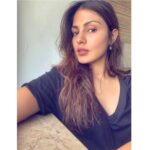 Rhea Chakraborty Instagram - All you need is love 💜 Start with #selflove 🌸 #rheality 🌸🌼🌸