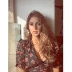 Rhea Chakraborty Instagram – ᗪEᑭTᕼ OᐯEᖇ ᗪIᔕTᗩᑎᑕE 
#rheality 🌼