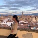 Rhea Chakraborty Instagram - No ,this is not a wallpaper #florence #rheality Shot by a very professional videographer 🤭💁🏻‍♀️ BTS - a very candid photo session ☺️
